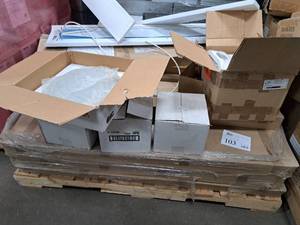 lot 103 image: Lot of (1 Pallet) LED Light Fixtures