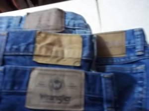 lot 11 image: Mens Jeans
