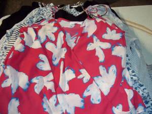 lot 21 image: Sleeveless, Tanks, Long Sleeve