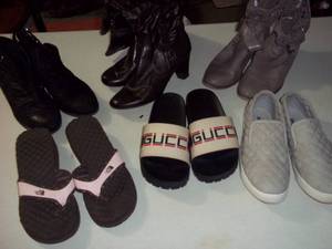 lot 50 image: Shoes