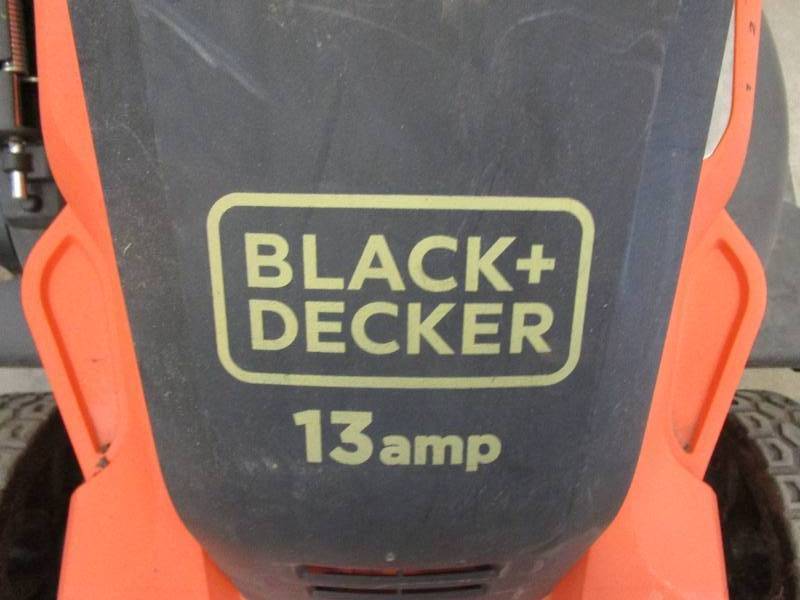 lot 315 image: BLACK & DECKER 20 in. 13 AMP Corded Electric Walk Behind Push Lawn Mower (MISSING BAG, FOR PARTS ONLY)