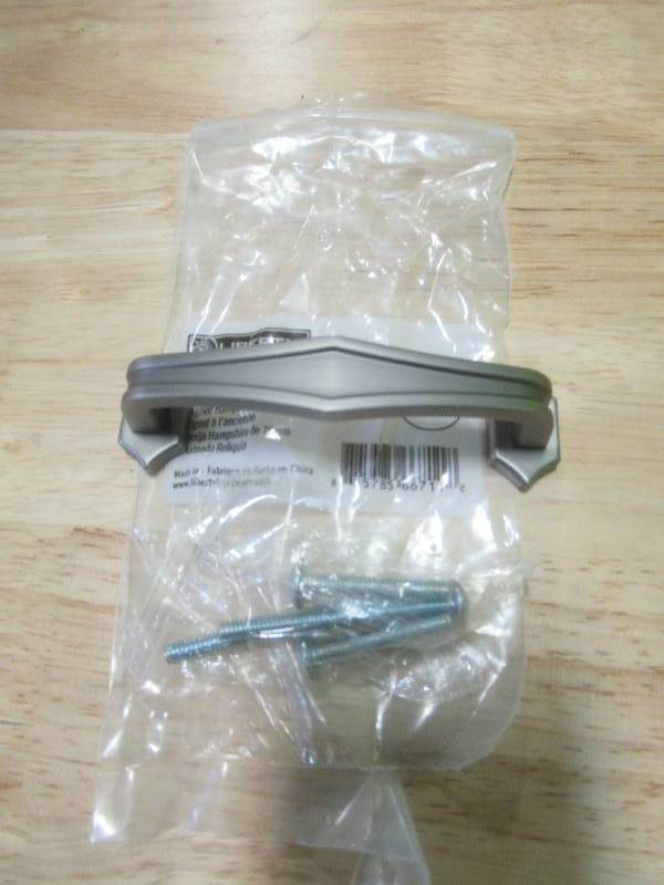 lot 238 image: (20 Pack) Hampshire 3 Heirloom Silver Color Cabinet Pull