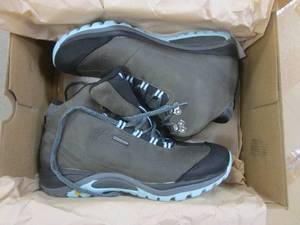 lot 540 image: Merrell Siren Traveller 3 Mid Waterproof Women Size 10 M