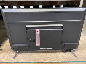 lot 1015 image: V505-J09 VIZIO - 50 Class V-Series 4K LED HDR Smart TV (LIGHT LONG SCRATCHES)