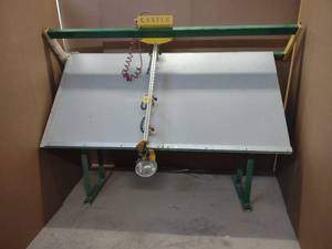 lot 3 image: Castle Face Frame Clamp, 4 x 8 Ca...