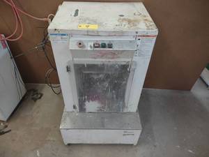 lot 9 image: Harbil Model 5G Five Gallon Paint M...