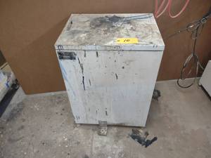 lot 10 image: Harbil High Speed Paint Mixer, Pint...
