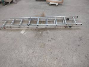 lot 21 image: 16 Aluminum Extension Ladder...