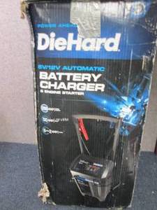 DieHard Gold 250-Amp Wheeled Batter...