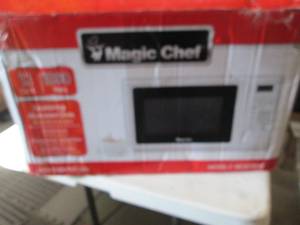 Magic Chef 1.1 cu. ft. 1000-Watt Mi...