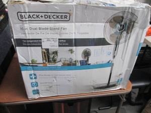 BLACKDECKER 16 Dual-Blade Pedesta...