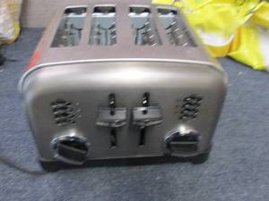 Cuisinart 4 Slice Toaster out of bo...