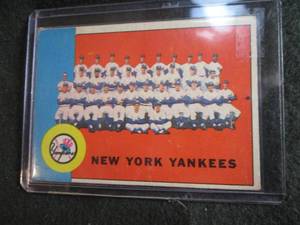 54. 1963 Topps New York Yankees Tea...