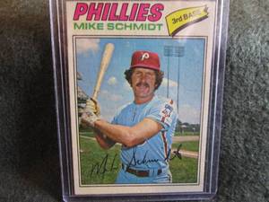 74. 1977 Topps Mike Schmidt Card...