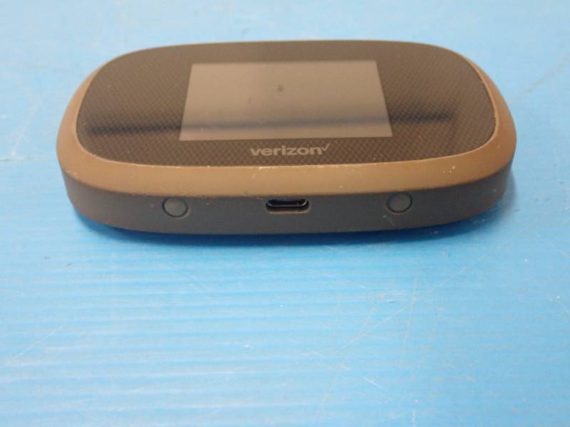 Verizon Mifi 8800L Jetpack  No usb charger included