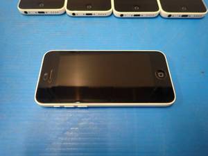 Lot of 5 Apple&nbspIphone 5c A1532  8GB of Storage  AT&ampT Carrier Unlocked  includes chargers