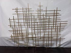lot 19 image: Metal Wall Dcor