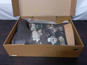 lot 20 image: Muck Boot Hunting Boots - Mens Size 11 - New