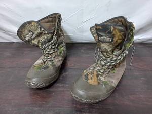 lot 25 image: Guide Gear Quiet Sneakers - Mens Size 10 - Used