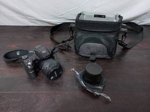 lot 33 image: Fujifilm FinePix S6000fd Digital Camera & Two Lenses - Used
