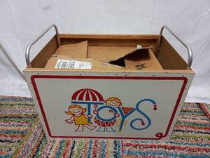 lot 77 image: Toybox & Contents