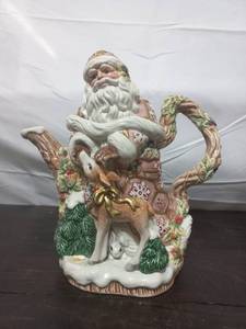 lot 84 image: Fitz and Floyd Santa and Deer Christmas Tea Pot