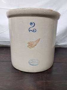 lot 103 image: Red Wing Crock