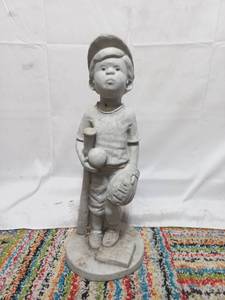 lot 117 image: Yard Dcor Statue - Boy