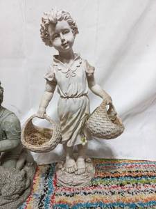 lot 118 image: Yard Dcor Statues