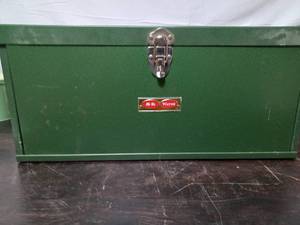 lot 136 image: Vintage Toolbox & Contents