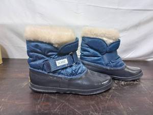 lot 155 image: Sorel Boots