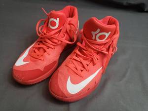 Pair of Used Nike Shoes Size 4.5Y