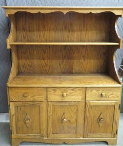 BEAUTIFUL SMALL HUTCH