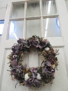 SOLID HEAVY WOOD DOOR  WREATH