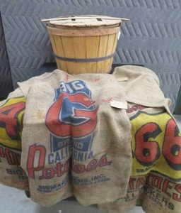 BUSHEL BASKET WITH LID  GUNNY SACHS