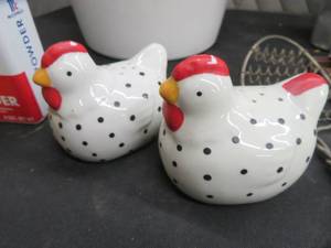 ENAMEL AQUA LIDDED POT  SALT AND PEPPER PLUS