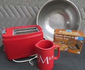KITCHEN LOT  ROSETTE IRON