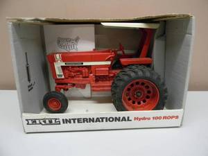 ERTL 116 SCALE DIE CAST METAL INTERNATIONAL Hydro 100 ROPS SPECIAL EDITION - IN BOX - AWESOME PIECE - SEE PICTURES