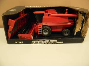 ERTL 132 SCALE DIE CAST METAL AXIAL-FLOW COMBINE - IN BOX - AWESOME PIECE - SEE PICTURES