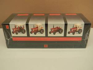 ERTL IHC 66 SERIES 164 SCALE INTERNATIONAL #4 - STILL SEALED IN PLASTIC IN BOX - AWESOME PIECE - SEE PICTURES