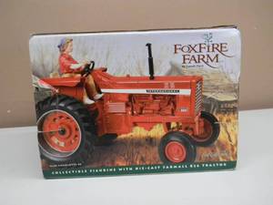ERTL FOXFIRE FARM By Lowell Davis COLLECTIBLE FIGURINE WITH DIE CAST FARMALL 826 TRACTOR - NEW IN BOX - AWESOME PIECE - SEE PICTURES