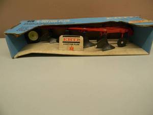 ERTL IH 4-BOTTOM PLOW NO. 442 BLUEPRINT REPLICA - NEW IN BOX - AWESOME PIECE - SEE PICTURES