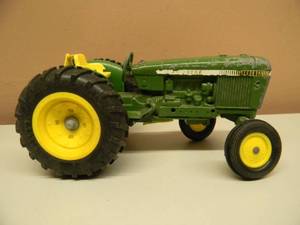 VINTAGE ERTL JOHN DEERE TRACTOR - USED - COOL PIECE - SEE PICTURES