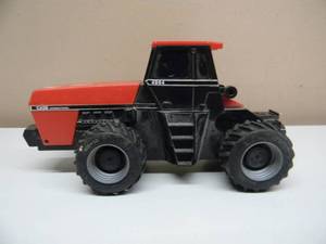 VINTAGE ERTL BATTERY OPERATED CASE INTERNATIONAL 4WD TRACTOR #4994 - UNTESTEDBATTERY COMP IS CLEAN - VERY COOL PIECE - SEE PICTURES
