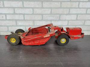 lot 1221 image: HEIL HEILINER Earth Mover  Scraper Steel Toy - Approx. 29 Long