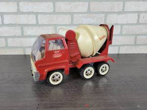 lot 1234 image: 1962-1969 TONKA GUS Cement Truck - Approx. 14 Long