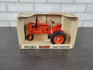 lot 1241 image: ERTL Case VAC Tractor - Special Edition - 116 Scale