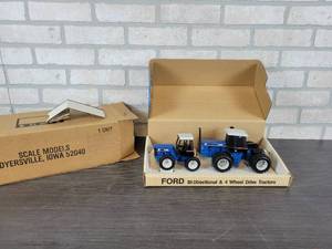 lot 1253 image: 1989 FORD Dealer Meeting Special Edition Tractors - FORD 266 Bi-Directional and FORD 846 4WD - 132 Scale