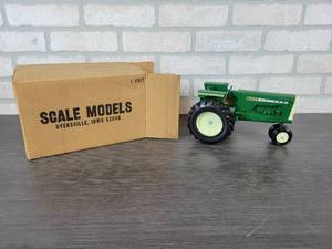 lot 1254 image: Joseph L. Ertl Scale Models OLIVER 1955 Mankato Show Diecast Tractor - 116 Scale