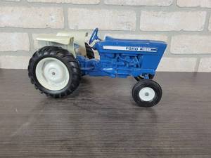 lot 1263 image: ERTL FORD 4600 Diecast Tractor - 116 Scale - Approx. 11 Long